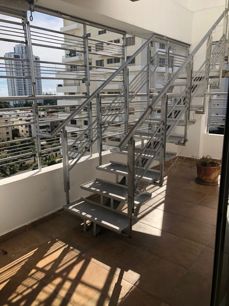 Pent-house Exclusivo en Urbanización Real