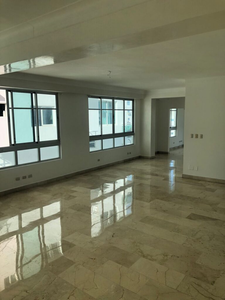 Pent-house Exclusivo en Urbanización Real